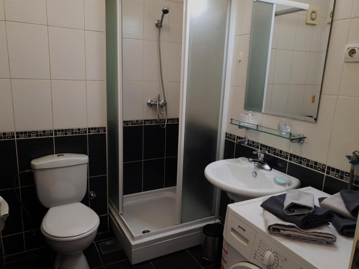 Apartman 64 - Besplatan Parking Za Goste ノヴィ・サド エクステリア 写真